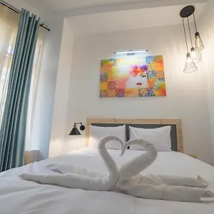Maria Boutique Suits Aparthotel