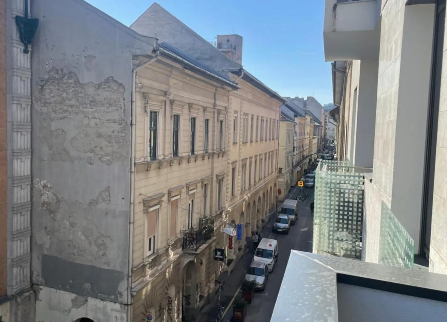 Aparthotel Downtown Family Apartment By Firsthost 3436A302 Budapest Hungary